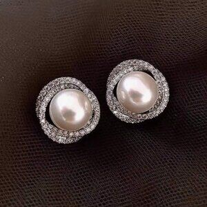1 Pair Faux Pearl Earrings